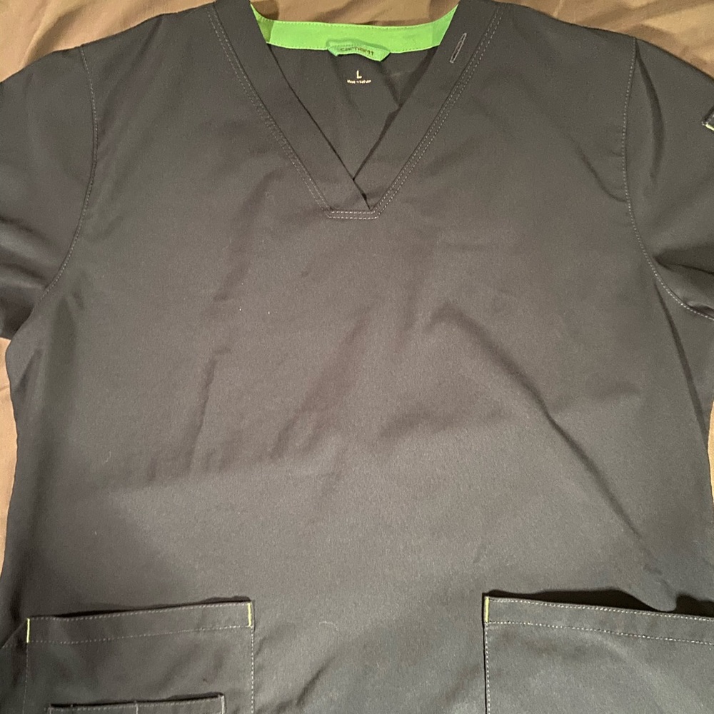 Carhartt scrubs top size large